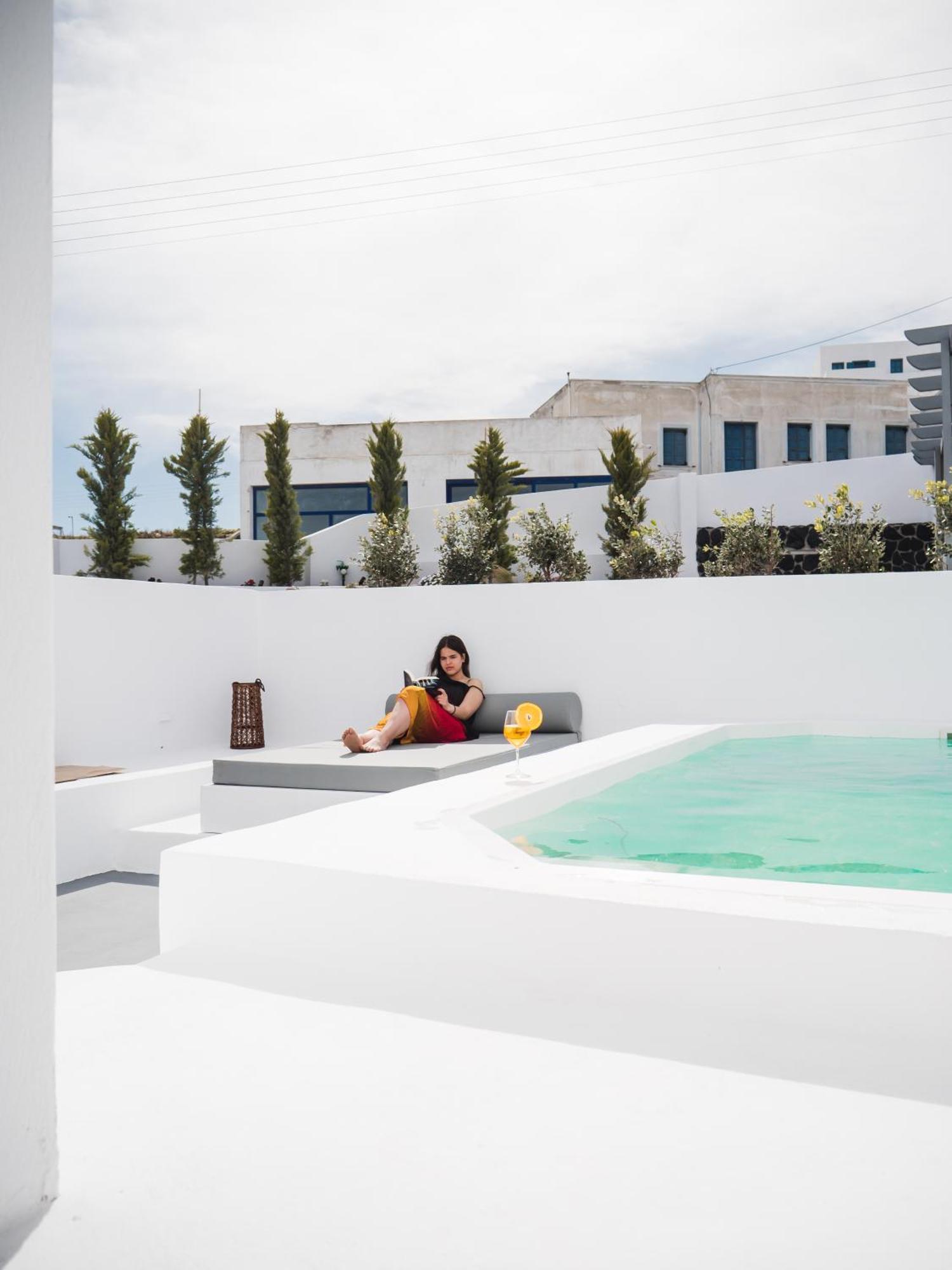 אימרוביגלי Anthemis Suites מראה חיצוני תמונה